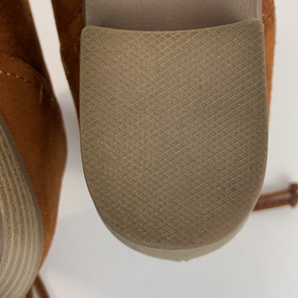 Dunes caramel (brown tones) faux suede ankle bootie size 6M - Picture 12 of 14